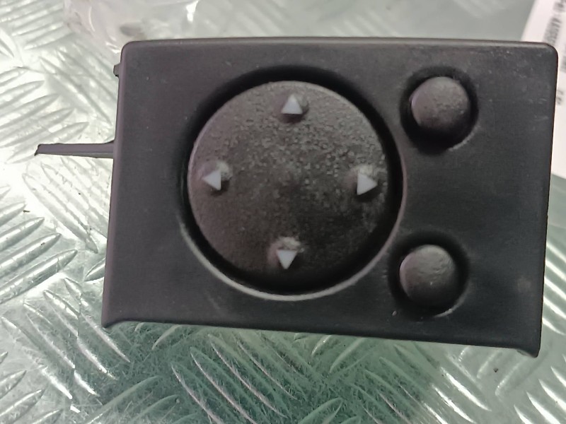 Recambio de mando retrovisor para audi 100 berlina (c4) básico referencia OEM IAM 4A0959565 03838201 MANDO REGULADOR