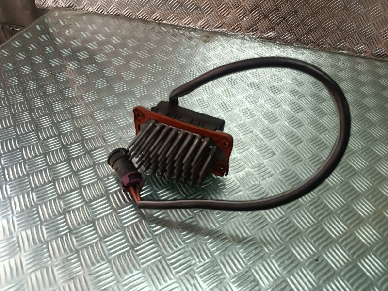 Recambio de resistencia calefaccion para audi 100 berlina (c4) básico referencia OEM IAM 4A0820521 5DS00645500 HELLA