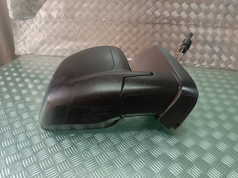 Recambio de retrovisor derecho para fiat fiorino adventure sx kasten referencia OEM IAM 735645070 020005 MANUAL