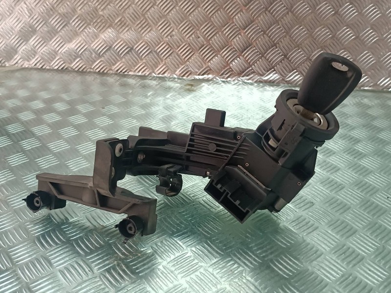 Recambio de conmutador de arranque para fiat fiorino adventure sx kasten referencia OEM IAM 51760548 0B365 32314