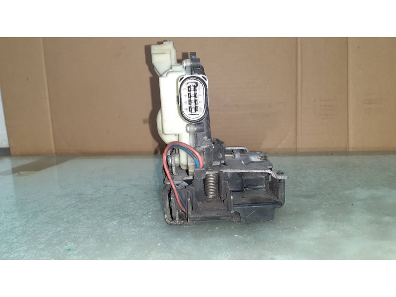 Recambio de cerradura puerta delantera izquierda para skoda octavia berlina (1z3) tour referencia OEM IAM 3B1837015AP 3B1837015 