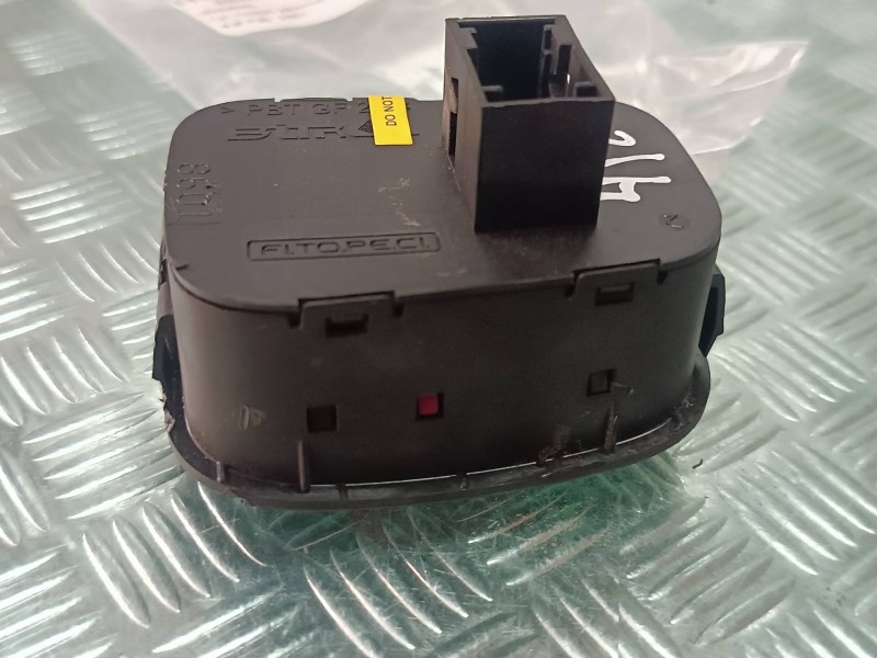 Recambio de warning para fiat fiorino adventure sx kasten referencia OEM IAM 8601  CONECTOR 12 PINES