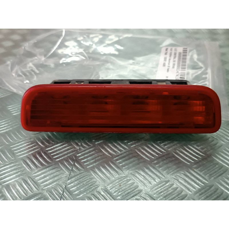 Recambio de luz central de freno para fiat fiorino adventure sx kasten referencia OEM IAM 1353214080  CONECTOR 2 PINES