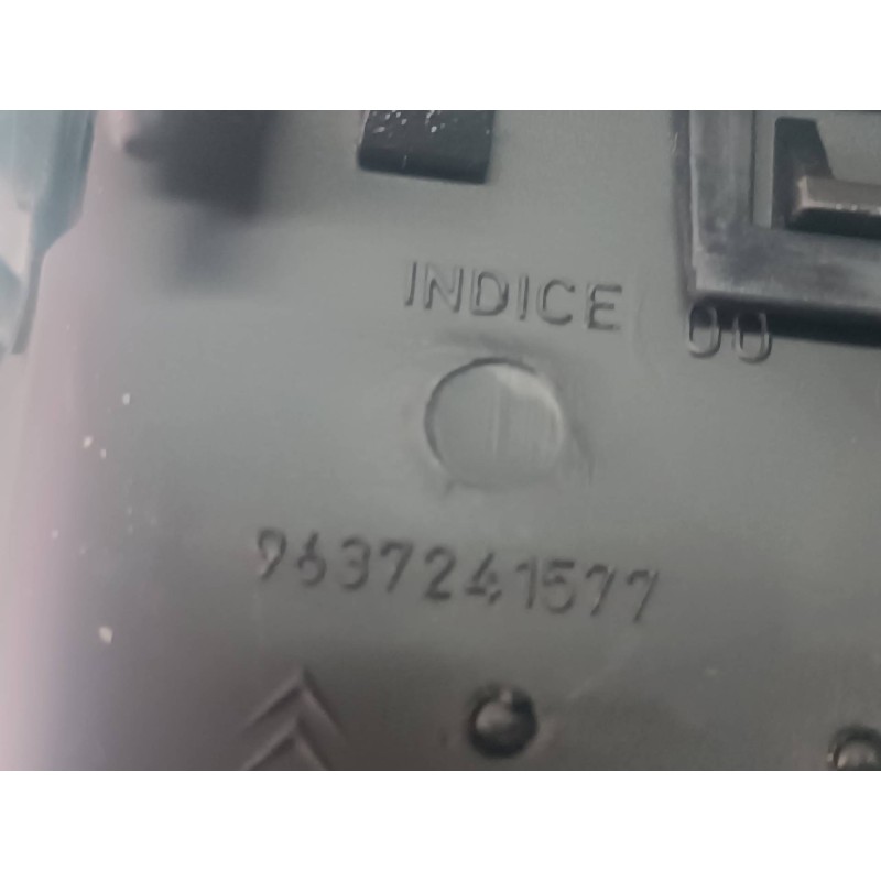 Recambio de rejilla aireadora para citroen xsara berlina 2.0 hdi sx (66kw) referencia OEM IAM 9637241577  