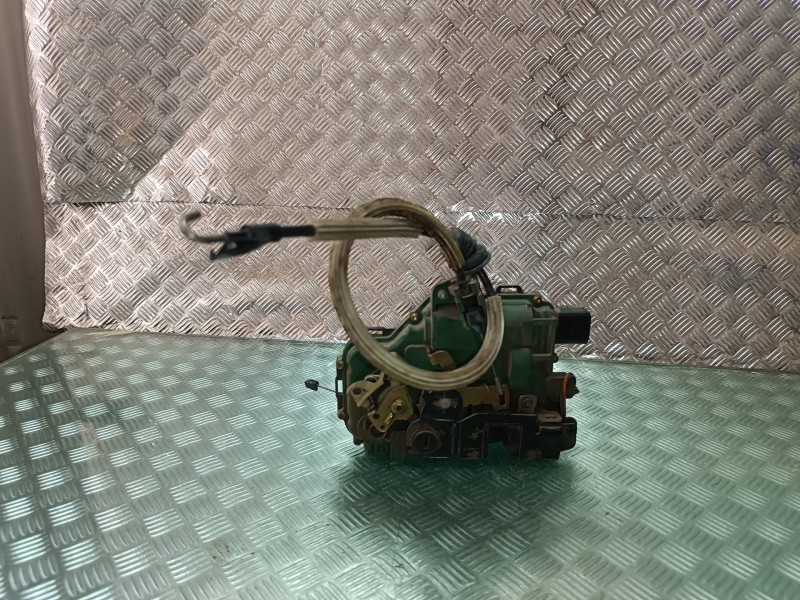 Recambio de cerradura puerta trasera izquierda para seat leon (1m1) signo referencia OEM IAM 3B4839015M CONECTOR 6 PINES ELECTRI