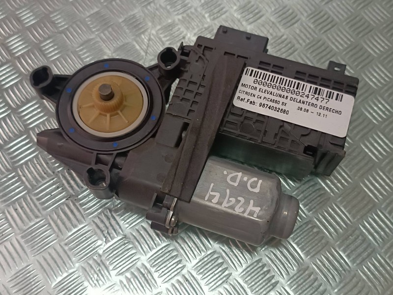 Recambio de motor elevalunas delantero derecho para citroen c4 picasso sx referencia OEM IAM 9674032680 400962F 