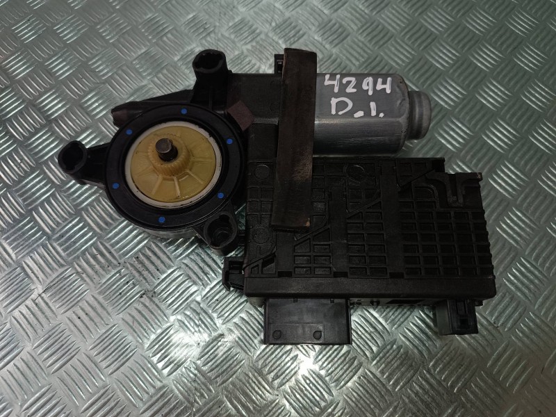 Recambio de motor elevalunas delantero izquierdo para citroen c4 picasso sx referencia OEM IAM 9674032780 400963F 