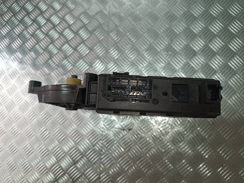 Recambio de motor elevalunas delantero izquierdo para citroen c4 picasso sx referencia OEM IAM 9674032780 400963F 
