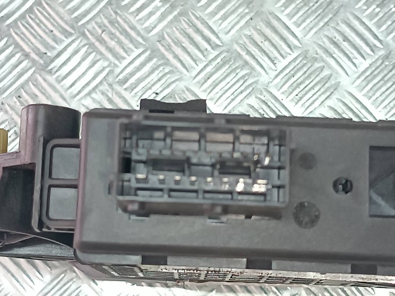 Recambio de motor elevalunas delantero izquierdo para citroen c4 picasso sx referencia OEM IAM 9674032780 400963F 