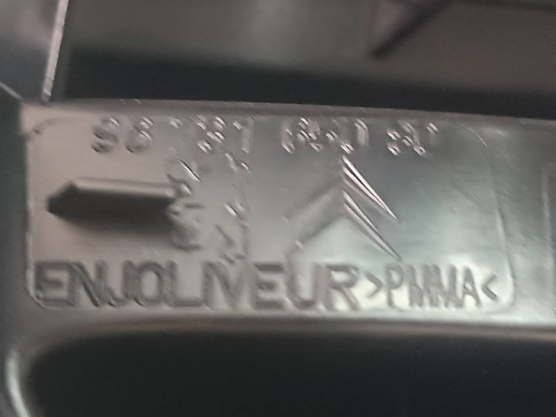 Recambio de piloto trasero izquierdo interior para citroen c4 picasso sx referencia OEM IAM 9673165080  