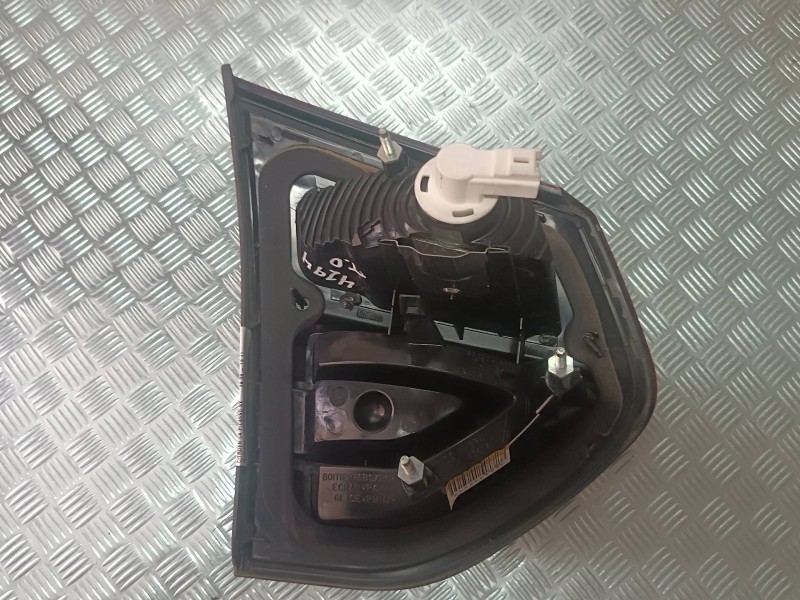Recambio de piloto trasero derecho interior para citroen c4 picasso sx referencia OEM IAM 9673164980  