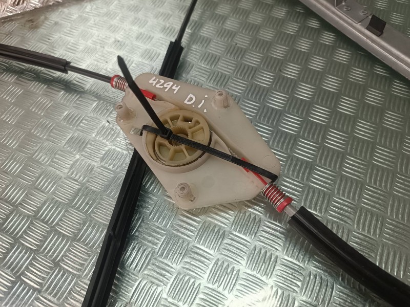 Recambio de elevalunas delantero izquierdo para citroen c4 picasso sx referencia OEM IAM 9682493980  ELECTRICO