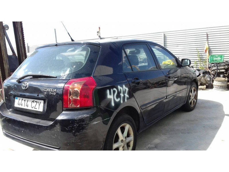 toyota corolla (e12) del año 2004