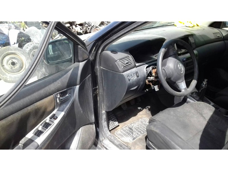 toyota corolla (e12) del año 2004