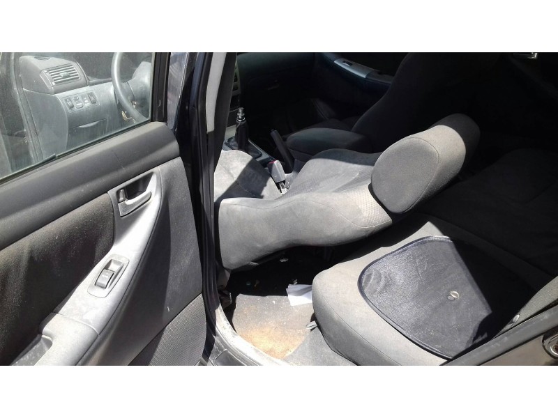 toyota corolla (e12) del año 2004