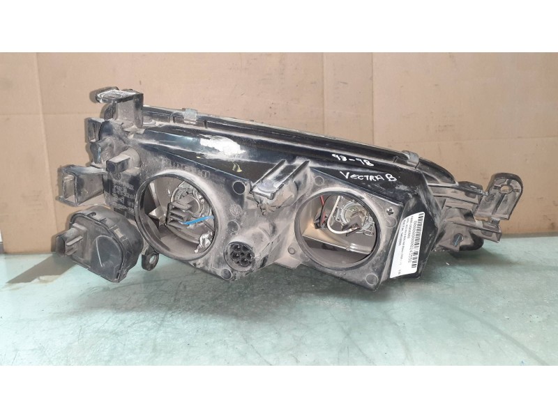 Recambio de faro izquierdo para opel vectra b berlina básico (1999) referencia OEM IAM 54532889  