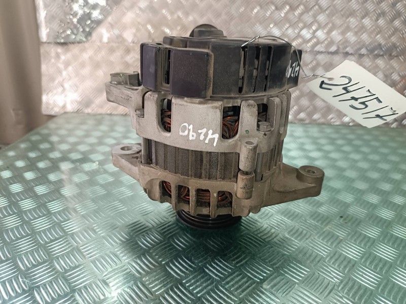 Recambio de alternador para hyundai i20 classic referencia OEM IAM 2606900 3730003300 70A