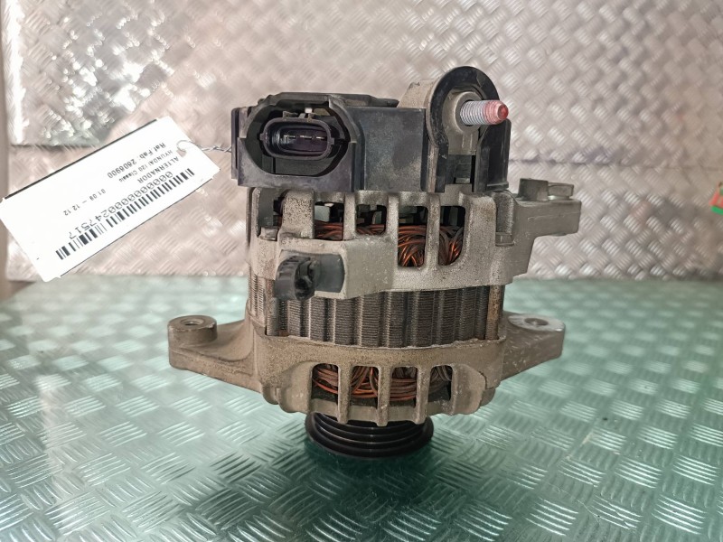 Recambio de alternador para hyundai i20 classic referencia OEM IAM 2606900 3730003300 70A