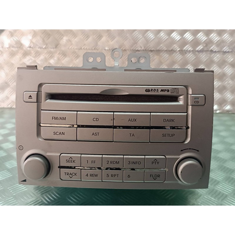 Recambio de sistema audio / radio cd para hyundai i20 classic referencia OEM IAM 961001J211  