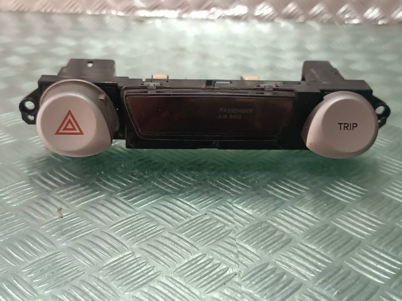 Recambio de warning para hyundai i20 classic referencia OEM IAM 937701J100  