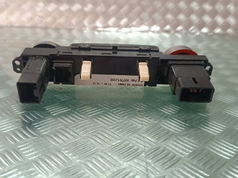 Recambio de warning para hyundai i20 classic referencia OEM IAM 937701J100  