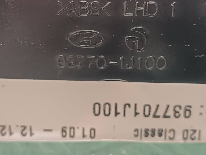 Recambio de warning para hyundai i20 classic referencia OEM IAM 937701J100  