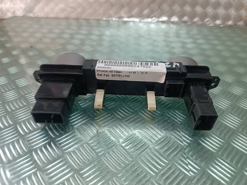 Recambio de warning para hyundai i20 classic referencia OEM IAM 937701J100  