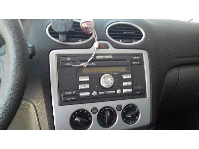 ford focus berlina (cap) del año 2005