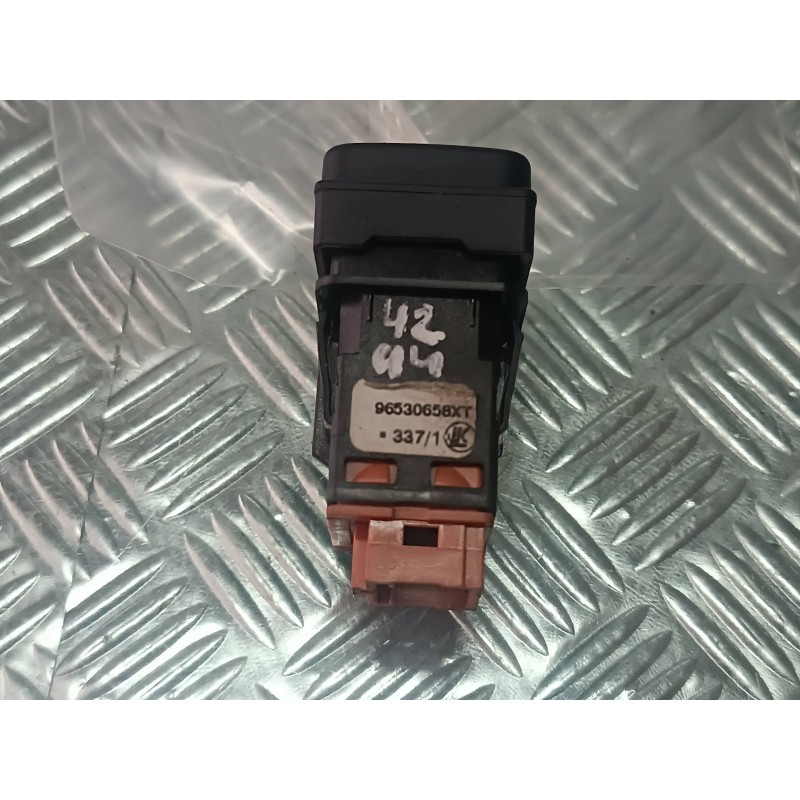 Recambio de interruptor para citroen c4 picasso sx referencia OEM IAM 96530658XT CONECTOR 4 PINES COMBUSTIBLE