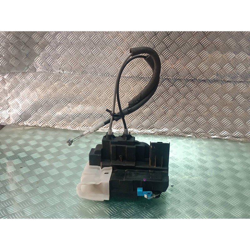 Recambio de cerradura puerta delantera derecha para hyundai i20 classic referencia OEM IAM 813201J030 CONECTOR 4 PINES ELECTRICA