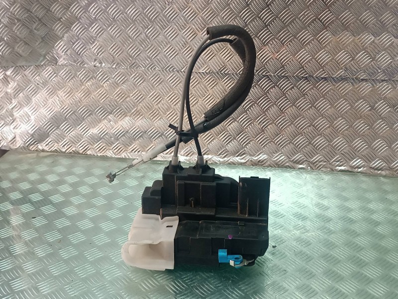 Recambio de cerradura puerta delantera derecha para hyundai i20 classic referencia OEM IAM 813201J030 CONECTOR 4 PINES ELECTRICA