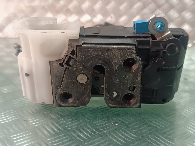 Recambio de cerradura puerta delantera derecha para hyundai i20 classic referencia OEM IAM 813201J030 CONECTOR 4 PINES ELECTRICA