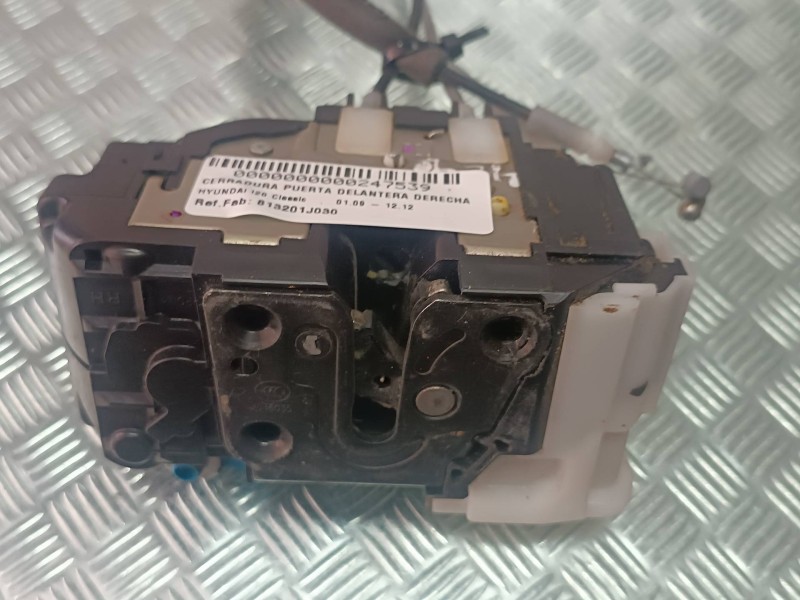Recambio de cerradura puerta delantera derecha para hyundai i20 classic referencia OEM IAM 813201J030 CONECTOR 4 PINES ELECTRICA
