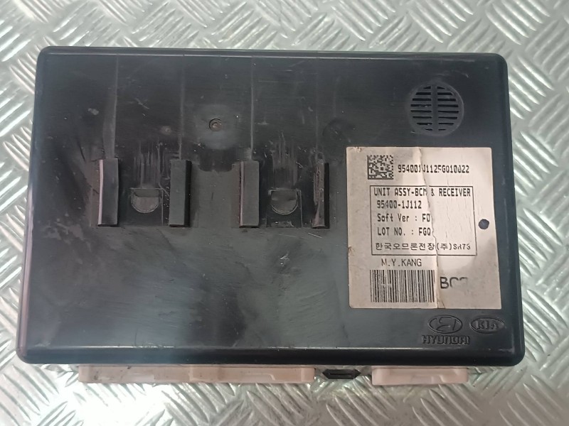 Recambio de modulo electronico para hyundai i20 classic referencia OEM IAM 954001J112  