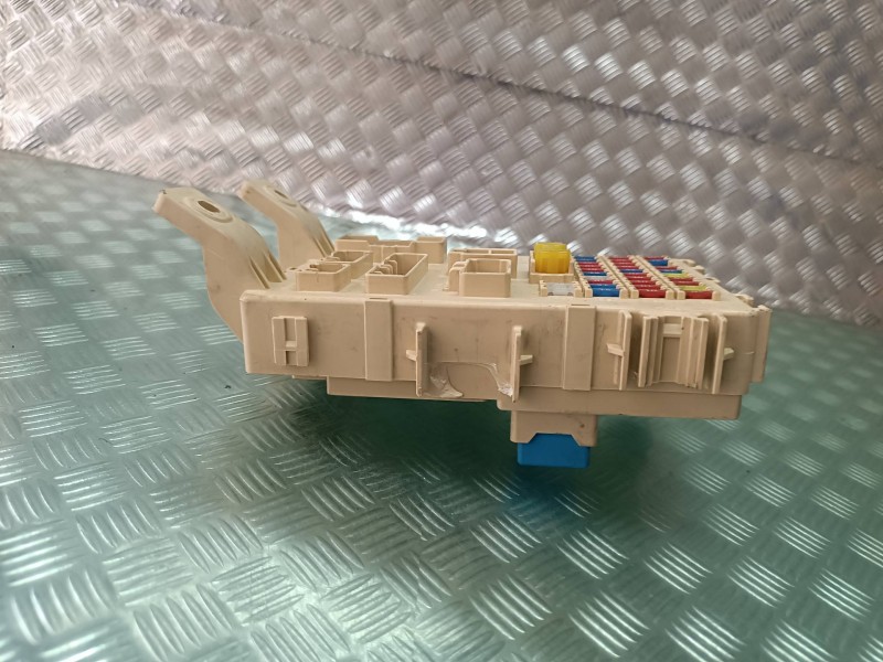 Recambio de caja reles / fusibles para hyundai i20 classic referencia OEM IAM 919501J030  YURA