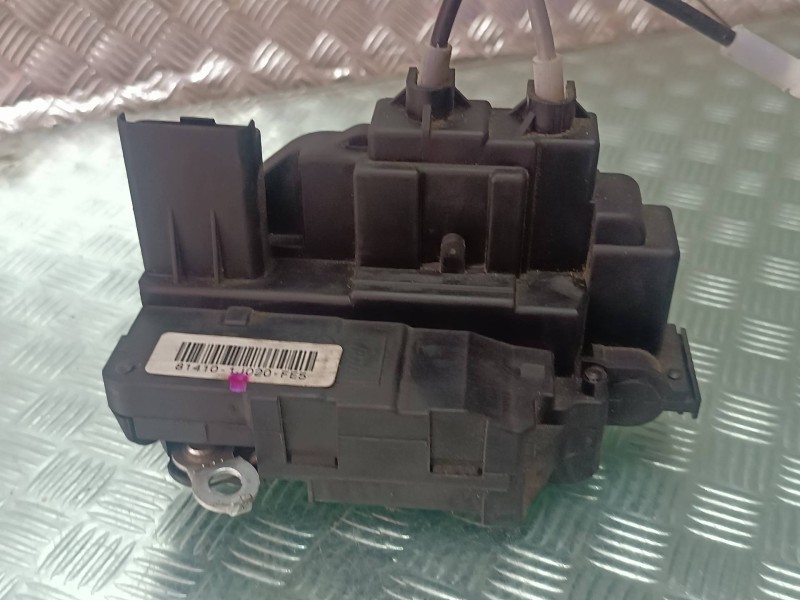 Recambio de cerradura puerta trasera izquierda para hyundai i20 classic referencia OEM IAM 814101J020 CONECTOR 2 PINES ELECTRICA