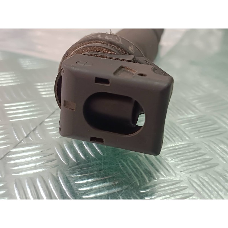 Recambio de bobina encendido para citroen c4 picasso sx referencia OEM IAM NGKU5055 CONECTOR 3 PINES BOSCH