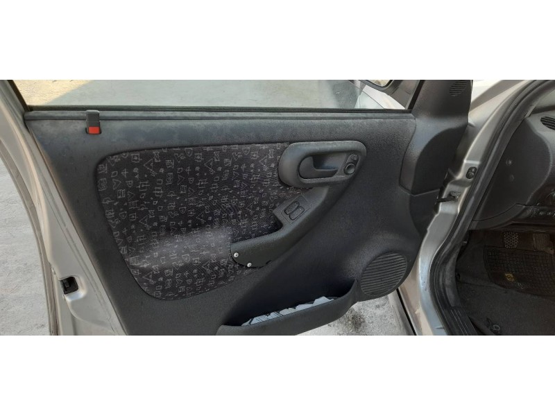 opel corsa c del año 2002