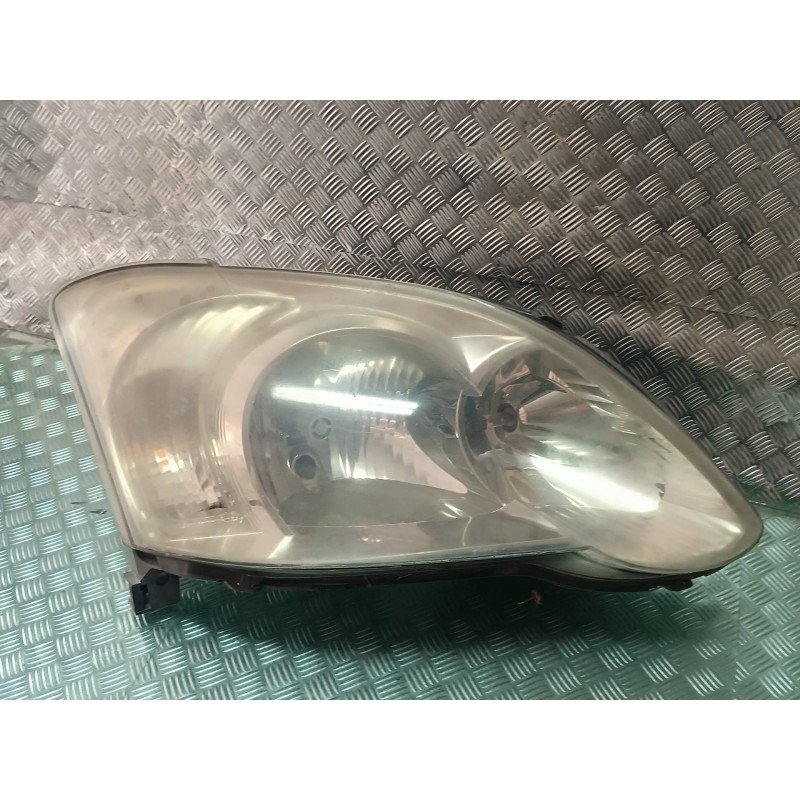 Recambio de faro derecho para toyota corolla (e12) 2.0 d-4d linea luna berlina referencia OEM IAM 8113002380 89010227 