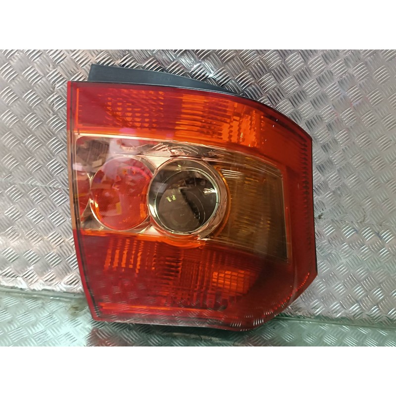 Recambio de piloto trasero derecho para toyota corolla (e12) 2.0 d-4d linea luna berlina referencia OEM IAM 8155002300  