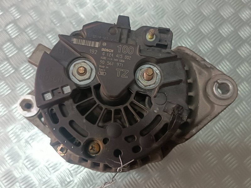 Recambio de alternador para opel corsa c comfort referencia OEM IAM 90561971 0124415002 100A