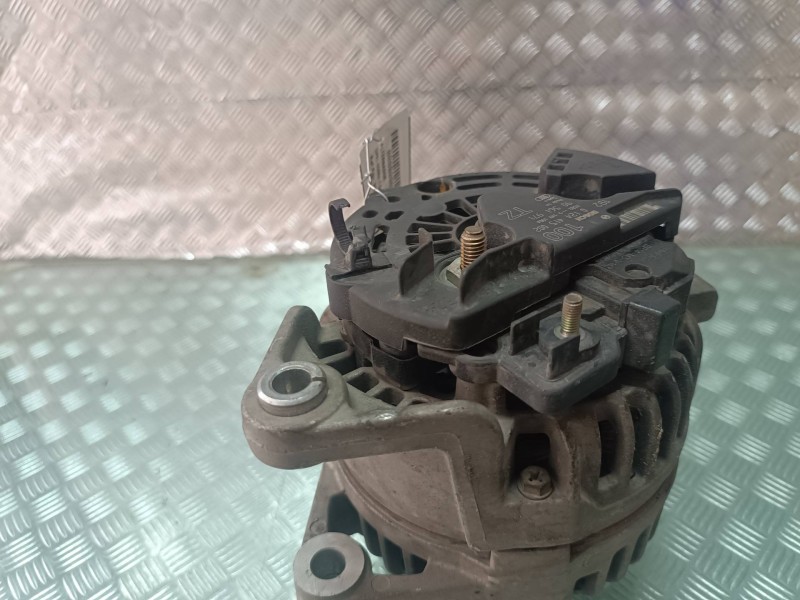 Recambio de alternador para opel corsa c comfort referencia OEM IAM 90561971 0124415002 100A