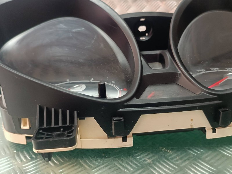 Recambio de cuadro instrumentos para ford fiesta (cb1) titanium referencia OEM IAM VP8A6F10894BC 44ZP435 