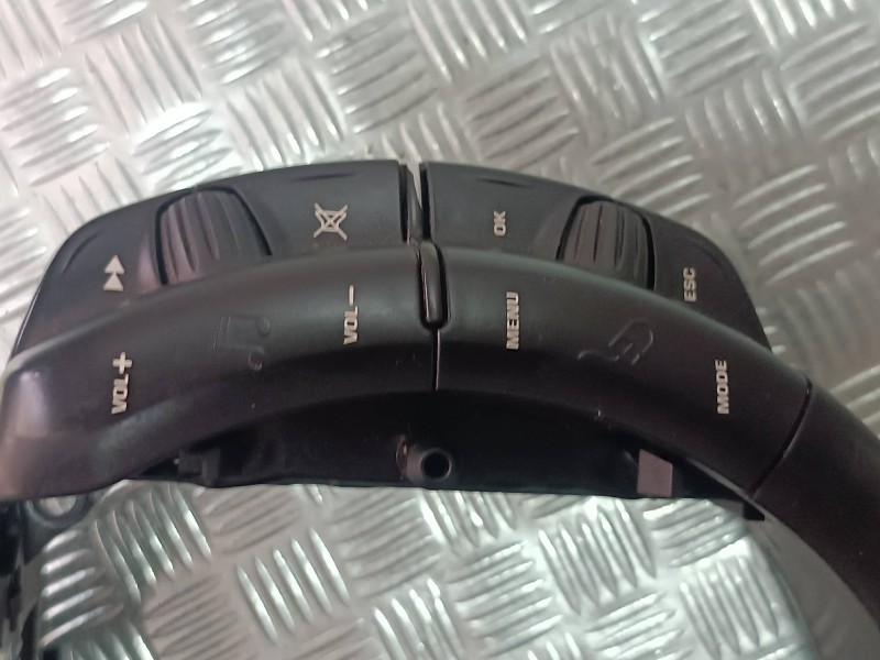 Recambio de mando volante para citroen c4 picasso sx referencia OEM IAM 96624939ZD 628800563 