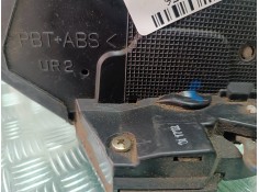 Recambio de cerradura puerta trasera derecha para toyota corolla (e12) 2.0 d-4d linea luna berlina referencia OEM IAM UR2 32R EL 2