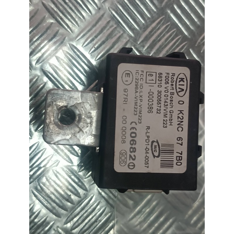 Recambio de centralita cierre para kia carens 2.0 crdi ex monovolumen referencia OEM IAM 0K2NC677B0 F005V00143 5831030055732