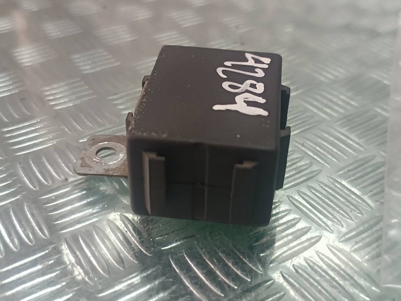 Recambio de centralita cierre para kia carens 2.0 crdi ex monovolumen referencia OEM IAM 0K2NC677B0 F005V00143 5831030055732