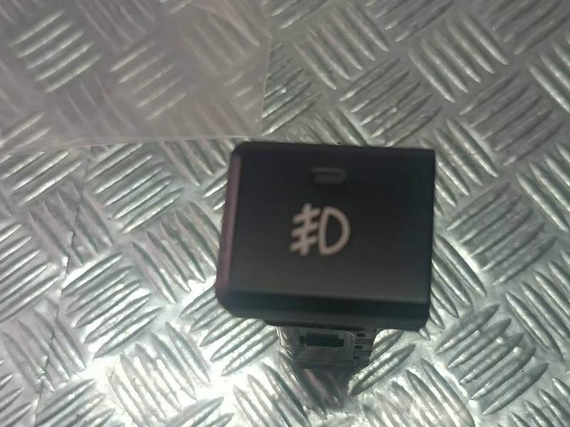 Recambio de interruptor para kia carens 2.0 crdi ex monovolumen referencia OEM IAM  CONECTOR 6 PINES ANTINIEBLA