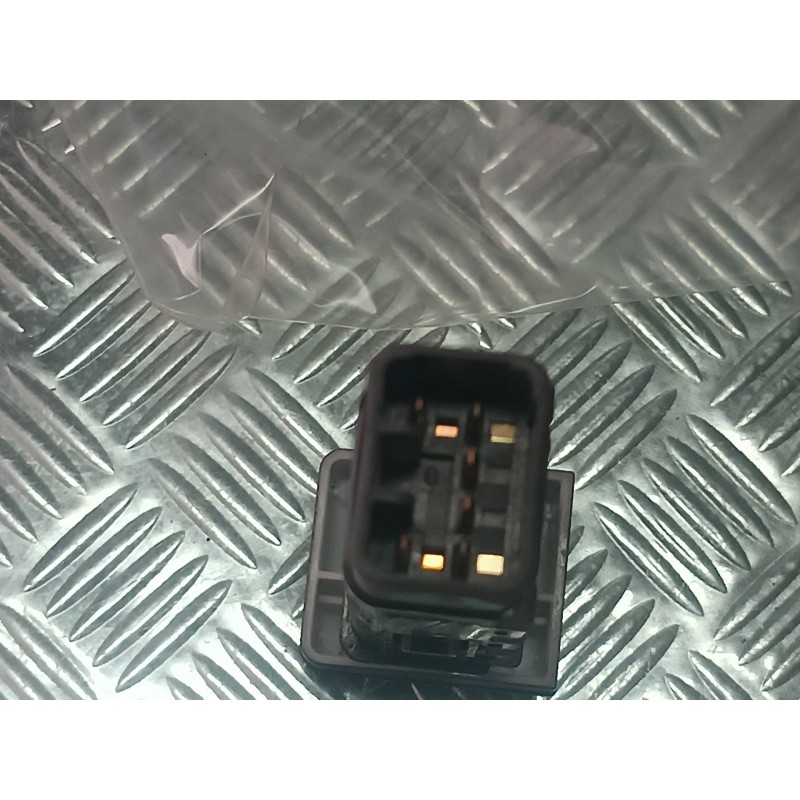 Recambio de interruptor para kia carens 2.0 crdi ex monovolumen referencia OEM IAM  CONECTOR 6 PINES ANTINIEBLA