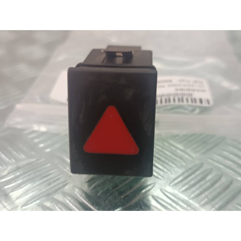 Recambio de warning para volkswagen polo (9n3) advance referencia OEM IAM 6Q0953235A  CONECTOR 4 PINES